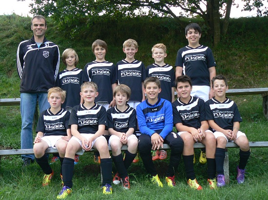 Hinten von links: Trainer Lothar Becherer, Linus Reich, Kilian Becherer, Jan Schätzle, Luca Burger, Emilian Weber; vorne von links: Florian Allgeier, Kilian Ebert, Jacob Weis, Dominik Herr, Erik Schätzle, Dominik Ruf; es fehlen: Jonas Allgeier, Betreuer Jürgen Allgeier und Tobias Volk